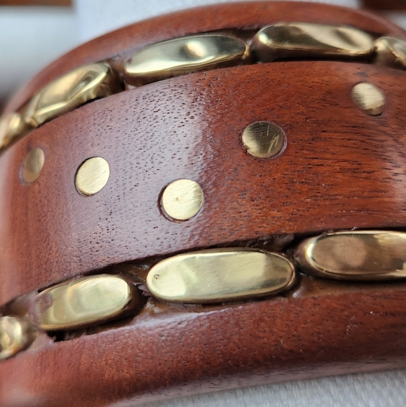Horizontal Row Wooden Dotted Bracelet w/Brass - Brown - Picture 6 of 14